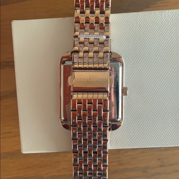 Michael Kors Watch “Brand New” in box with tags - Picture 4 of 8